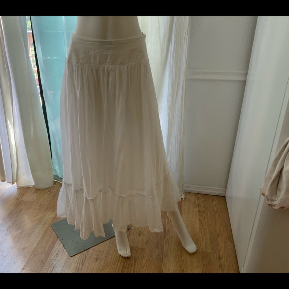 Flowing white full length maxi cotton skirt
